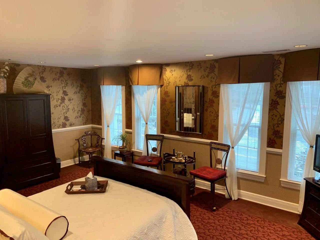 Bed and Breakfast The Lake Manor à Morgantown Extérieur photo