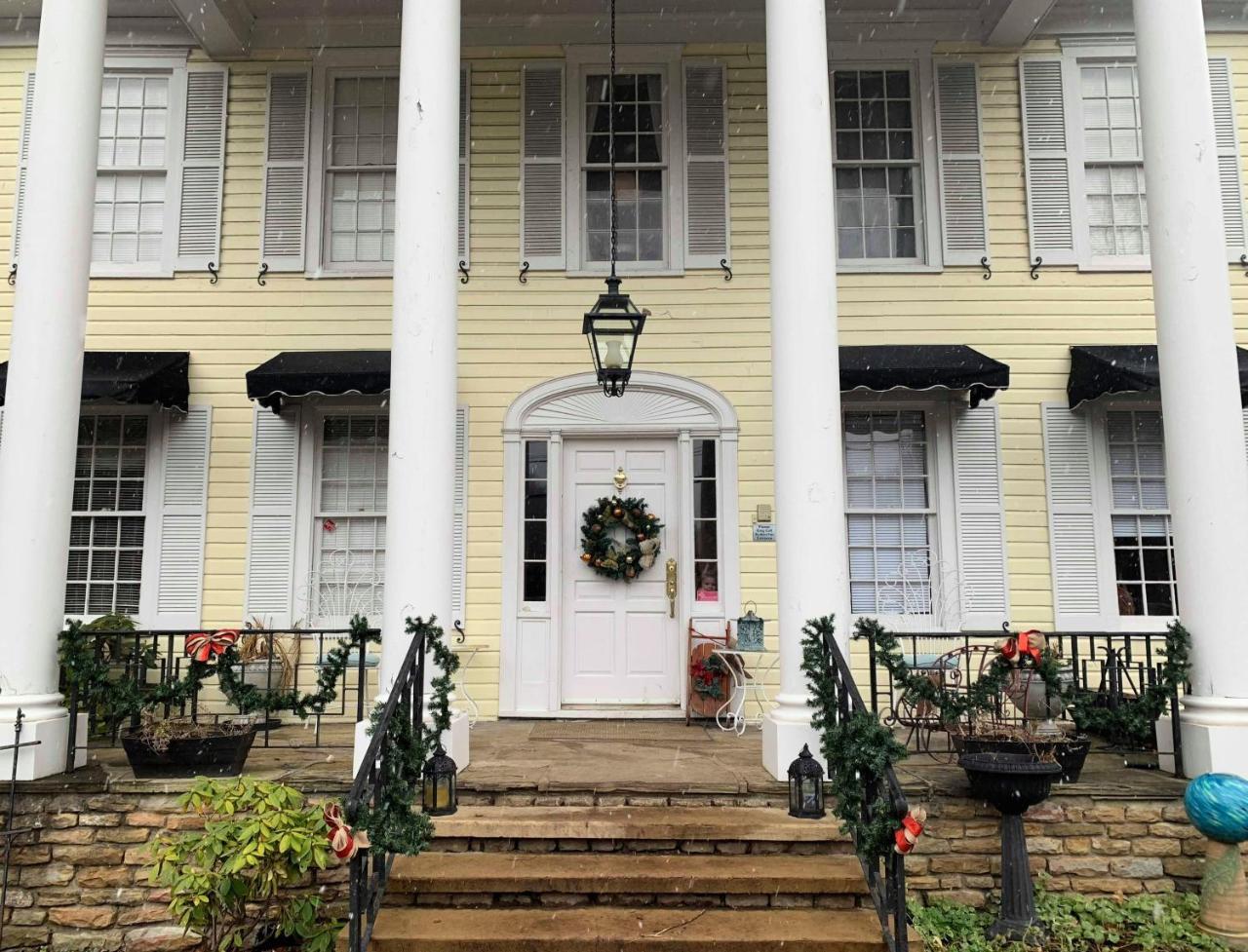 Bed and Breakfast The Lake Manor à Morgantown Extérieur photo